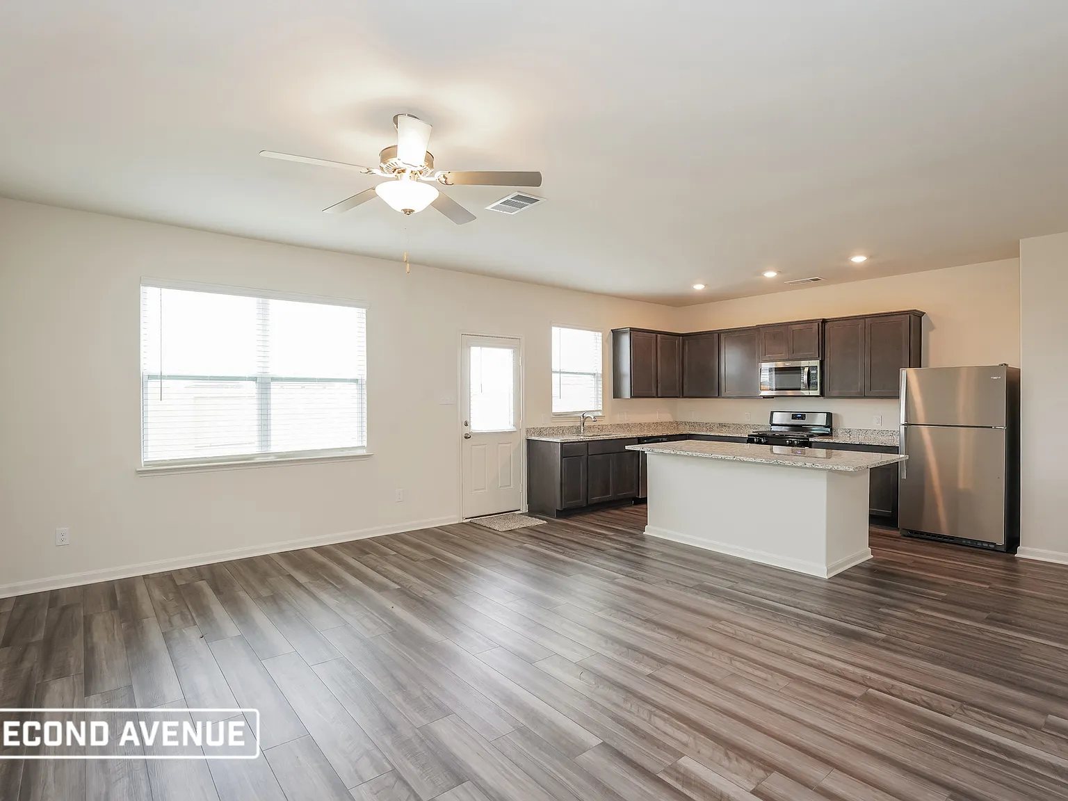 3 bed, 2.5 bath, 1707 sqft, $1,895 — Photo 4