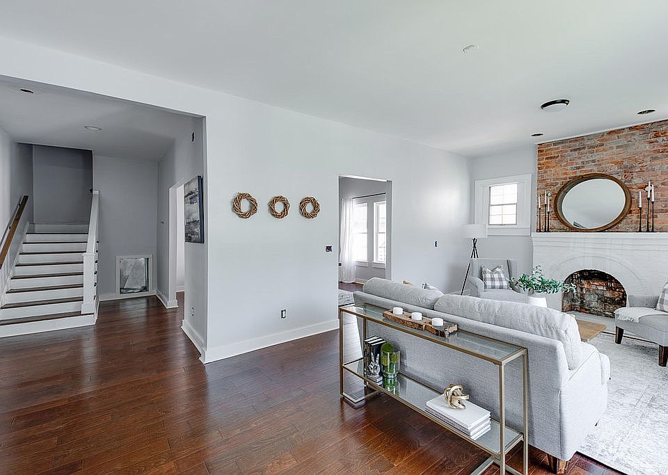 Foyer and Livingroom