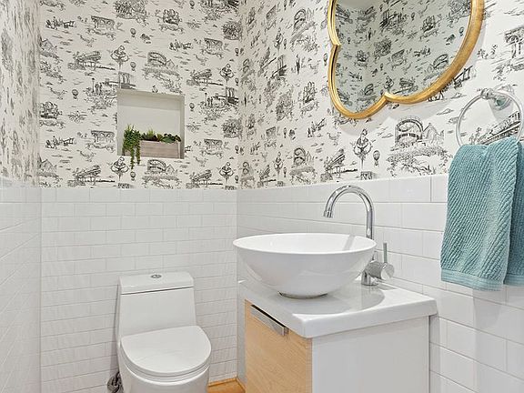 4th image of 246 Quincy St #B