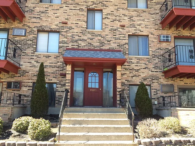 11810 S Komensky Ave APT 103 photo 1
