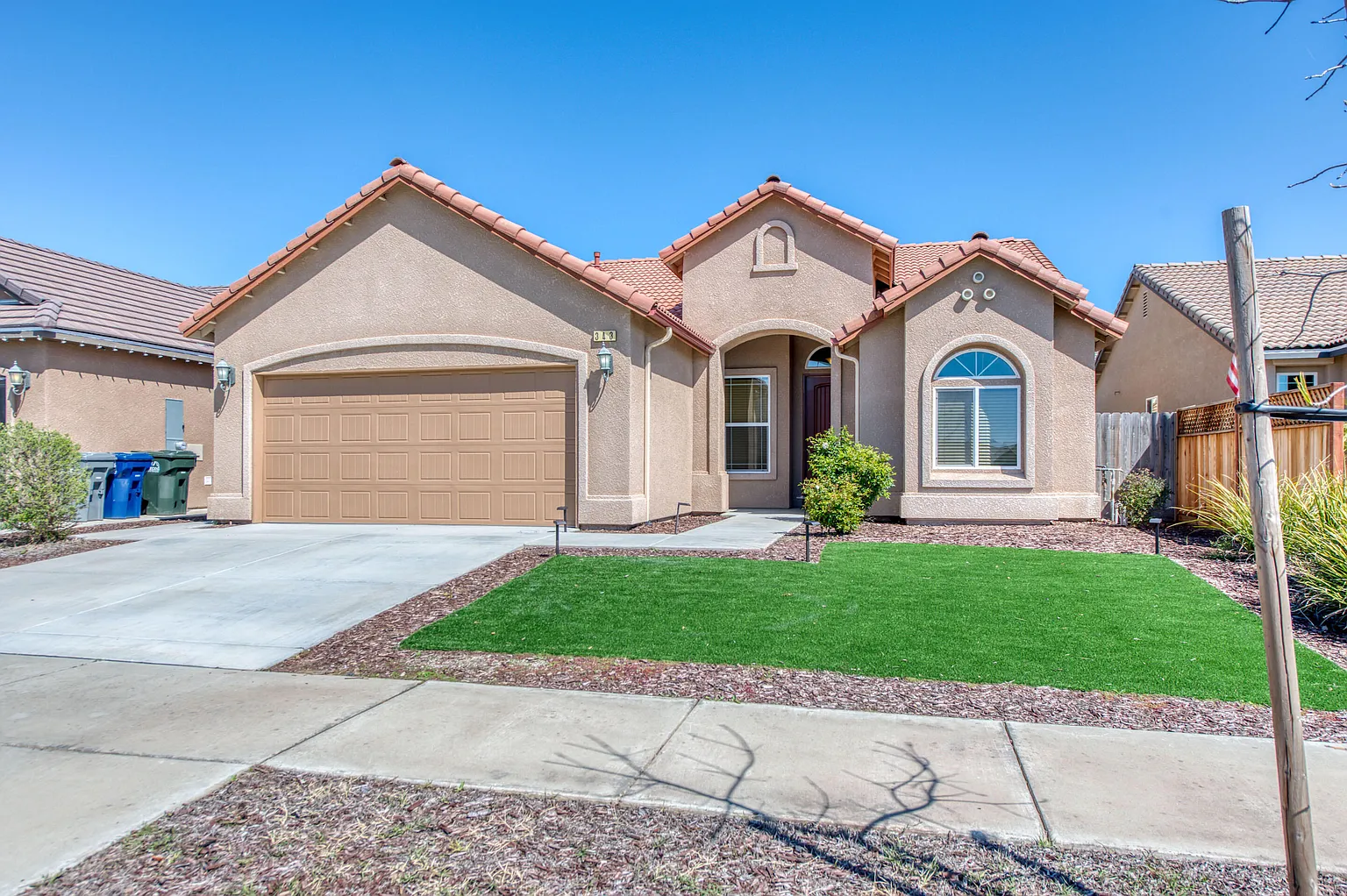 343 Hart Drive photo 1