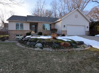 6102 Holscher Rd, Mc Farland, WI 53558