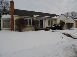 925 Parkview Ave, Rockford, IL 61107