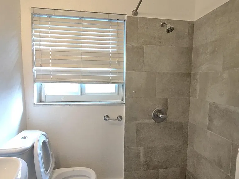 635 SW 16th Ave #3 — Photo 7
