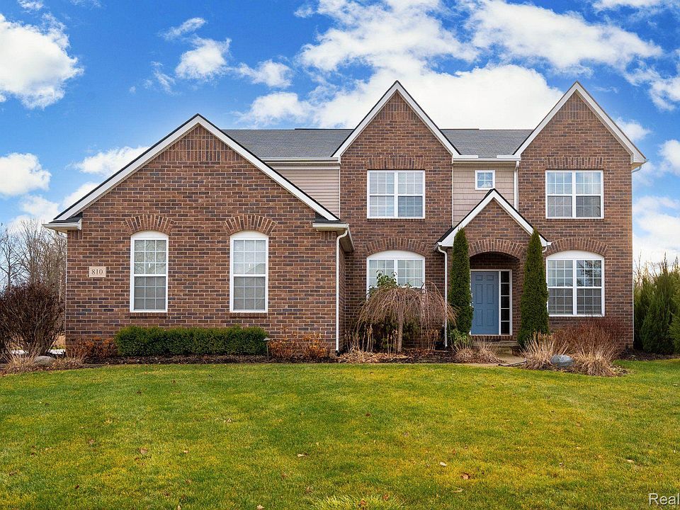 1st image of 810 Birchwood Ct