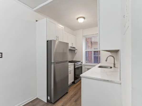 915 East 17th Street image 3 of 16