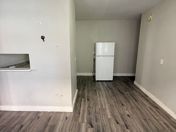 3rd image of 530 Winthrop Ave #1R