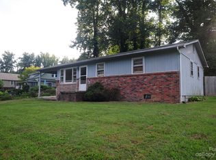 15 Byrd Rd, Black Mountain, NC 28711