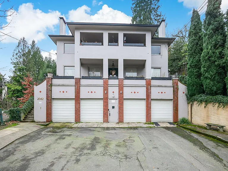 2042 SW Madison St — Photo 11