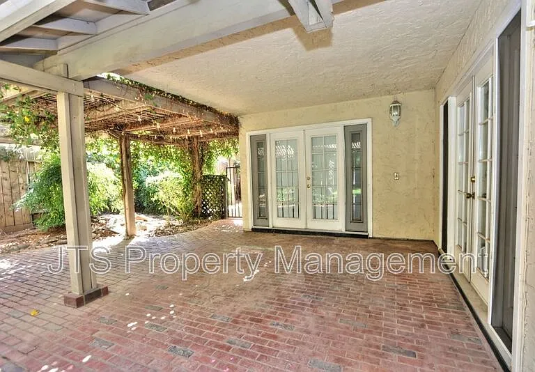 6830 Mellodora Dr — Photo 47