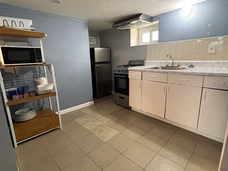 15 Ridgehurst Rd #BASEMENT — Photo 9