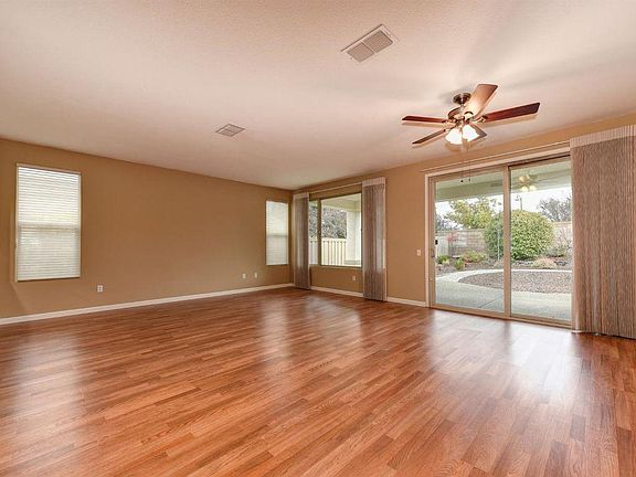 3rd image of 1409 Tallac Ln