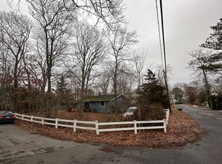 2 Oak Rd, Sag Harbor, NY 11963