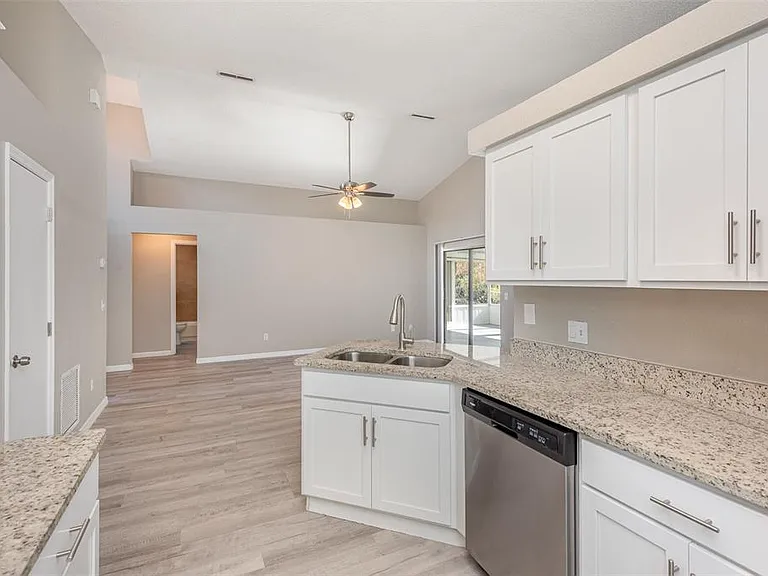 3846 Long Grove Ln — Photo 9