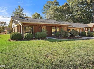 924 S College St, Brandon, MS 39042