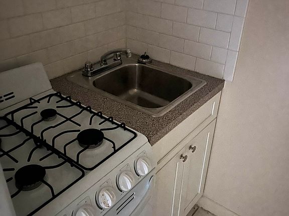 3rd image of 340 E 87th St #B