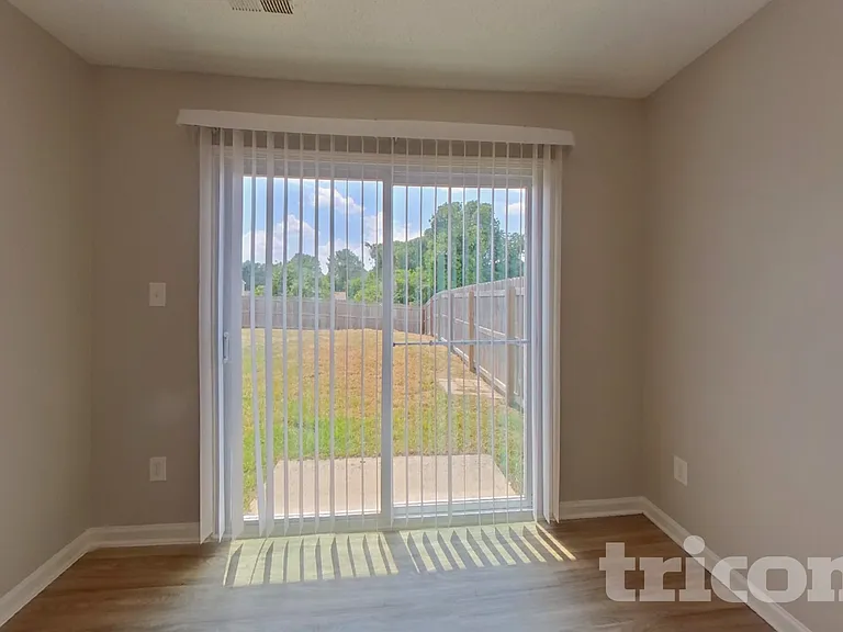 6207 Linda Vista Ln — Photo 4