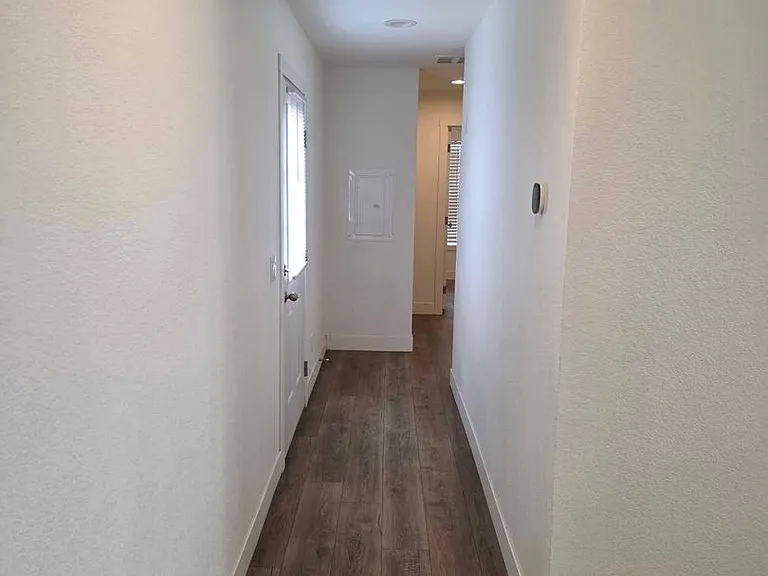 350 N 300 E #5 — Photo 13
