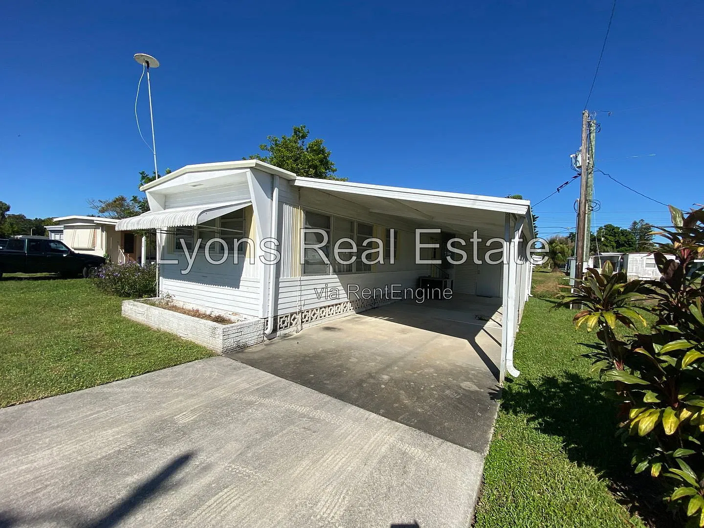 1 bed, 1.0 bath, 576 sqft, $795 — Photo 2