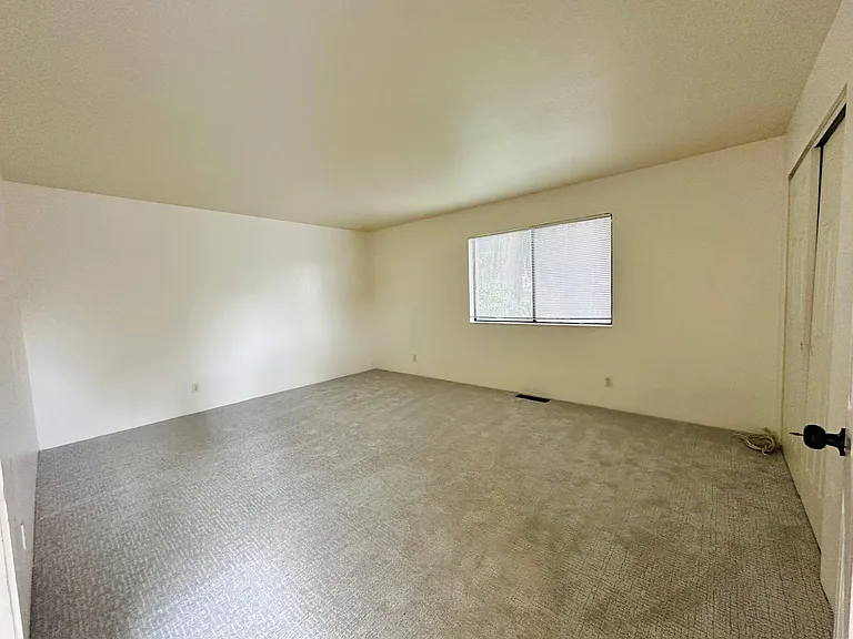 2nd bedroom/2nd floor