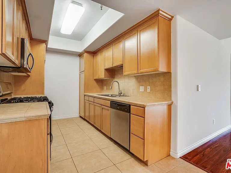 3328 Oakhurst Ave #110 — Photo 5