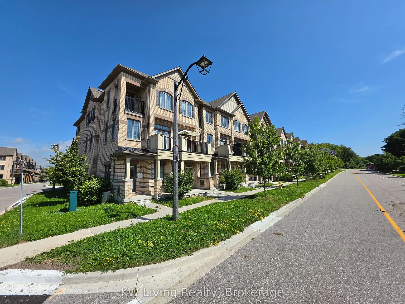 3 bed, $2,900 — Photo 2