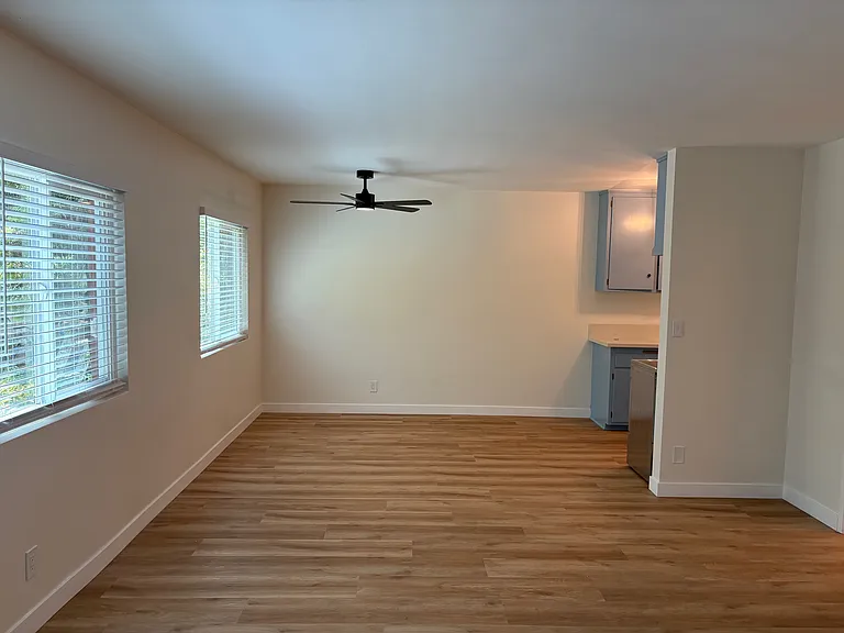 218 Loma Ave #3 — Photo 1