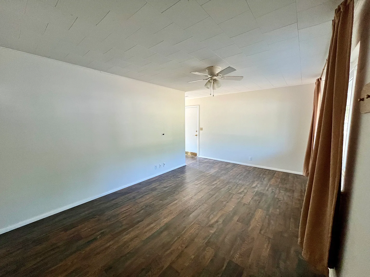 3 bed, 1050 sqft, $1,500 — Photo 2