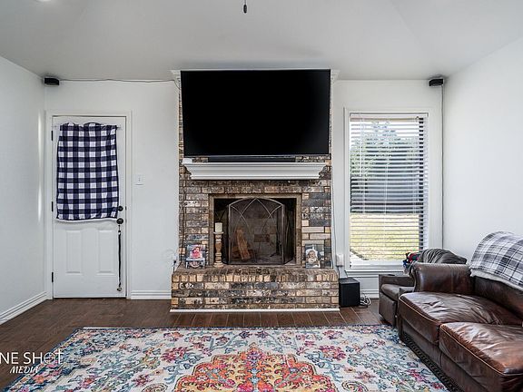 3rd image of 5081 Velta Ln