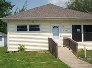 205 Maple St, Zeigler, IL 62999