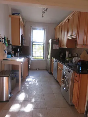 Rented by Space Real Estate | media 8