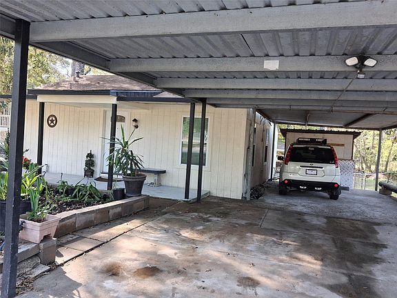 3rd image of 212 Magnolia Point Dr