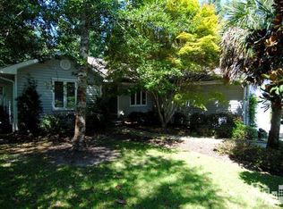 205 Lake Cir, Hampstead, NC 28443