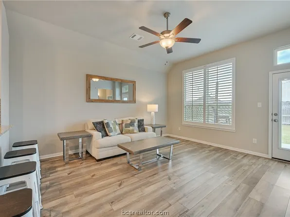 2011 Kathryn Dr, Bryan, TX 77807