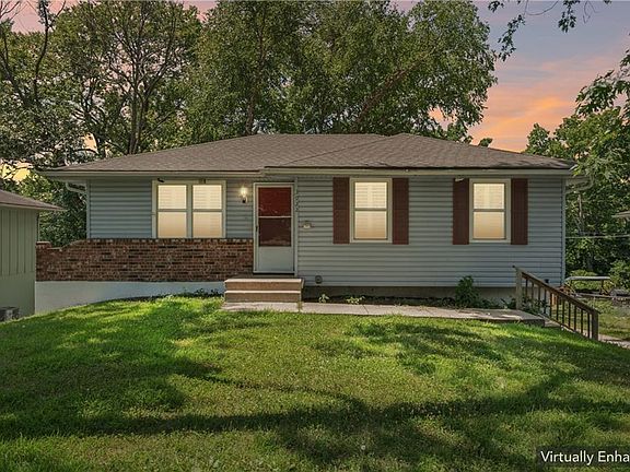 5th image of 3922 S Harbaugh Dr