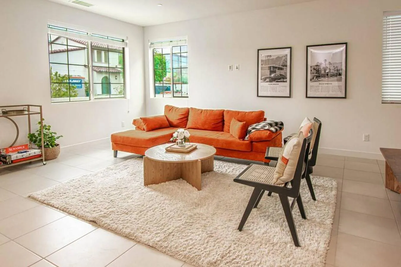 3 bed, 2.5 bath, 1951 sqft, $4,500 — Photo 2