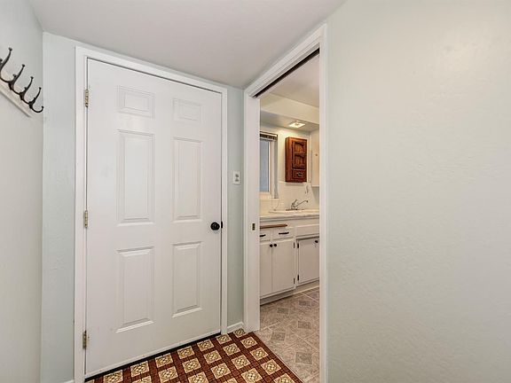 3rd image of 4981 Bonniemae Way