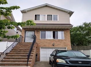 16 Vaughan St, Staten Island, NY 10305