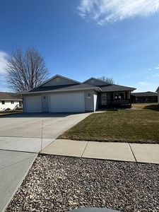 1403 Saint Benedict Dr, Yankton, SD, 57078