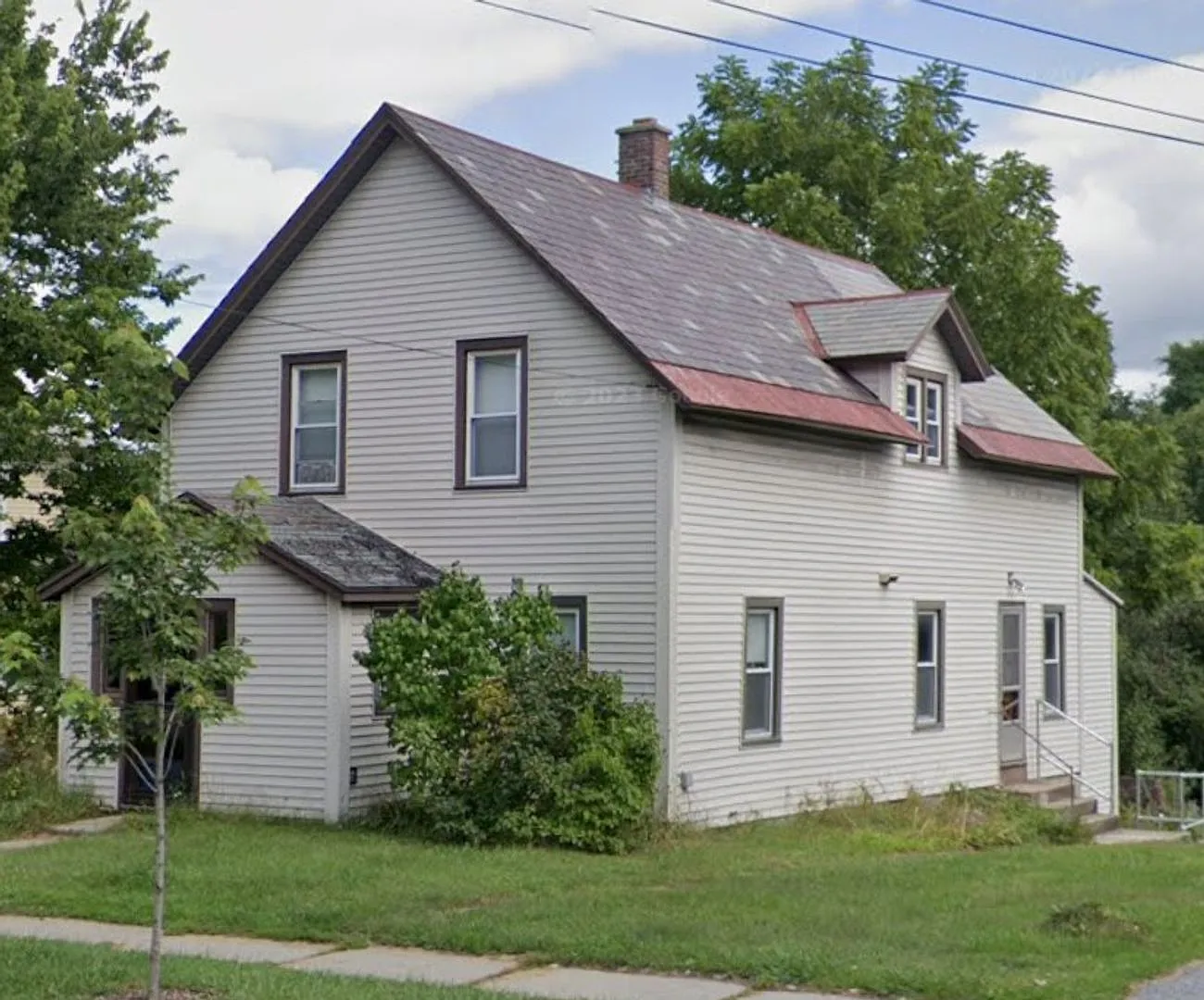 202 East Ave — Photo 1
