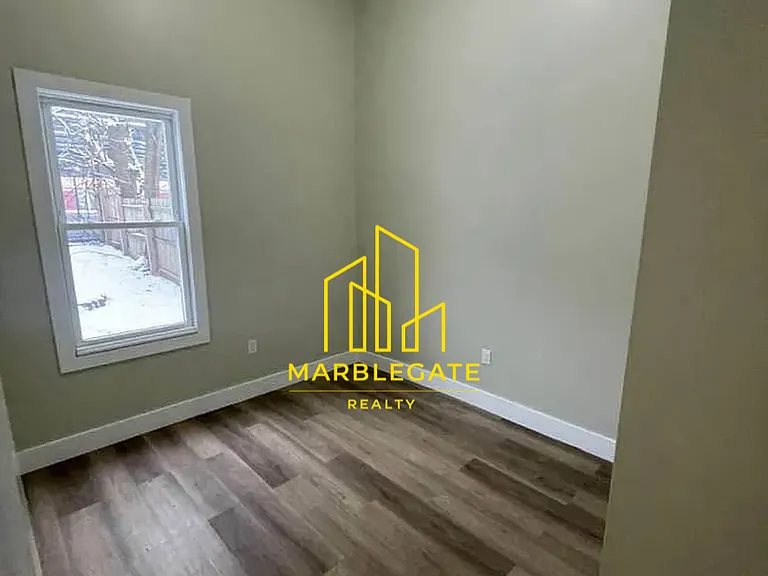 61 16th Ave #22 — Photo 2