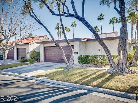 3rd image of 2461 El Paseo Cir