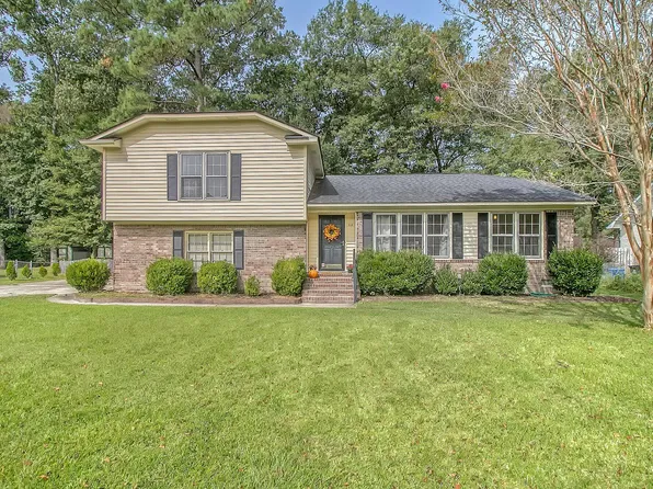 219 Pointer Dr, Summerville, SC 29485