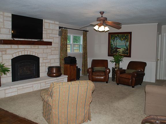 2nd image of 3210 4th St