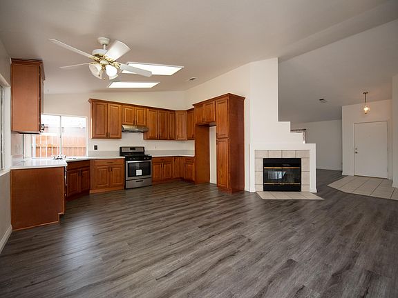 5th image of 14180 La Mirada St
