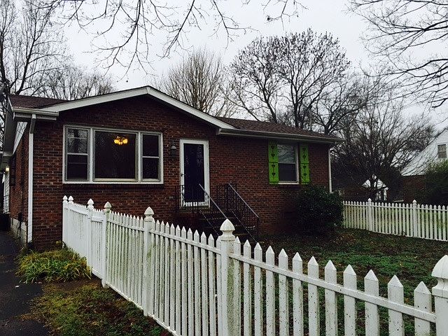 Cute home in excellent location!