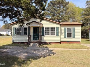 210 S Brevard St, Selma, NC 27576
