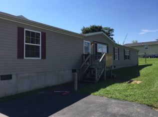 207 Topaz Ln, Inwood, WV 25428