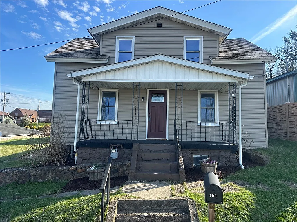 409 S Summit St photo 1