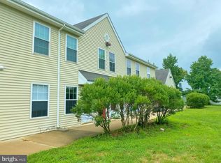 65 Manor Dr, Burlington, NJ 08016